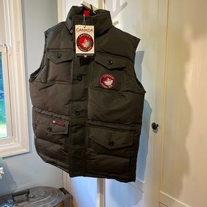 Canada Goose Boys Women’s Vest Olive/Gray Waterproof